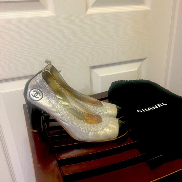 Chanel pumps silver & black size 6US - Picture 1 of 16
